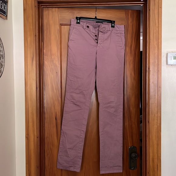 Berry colored pants with 3 buttons down - Picture 2 of 3
